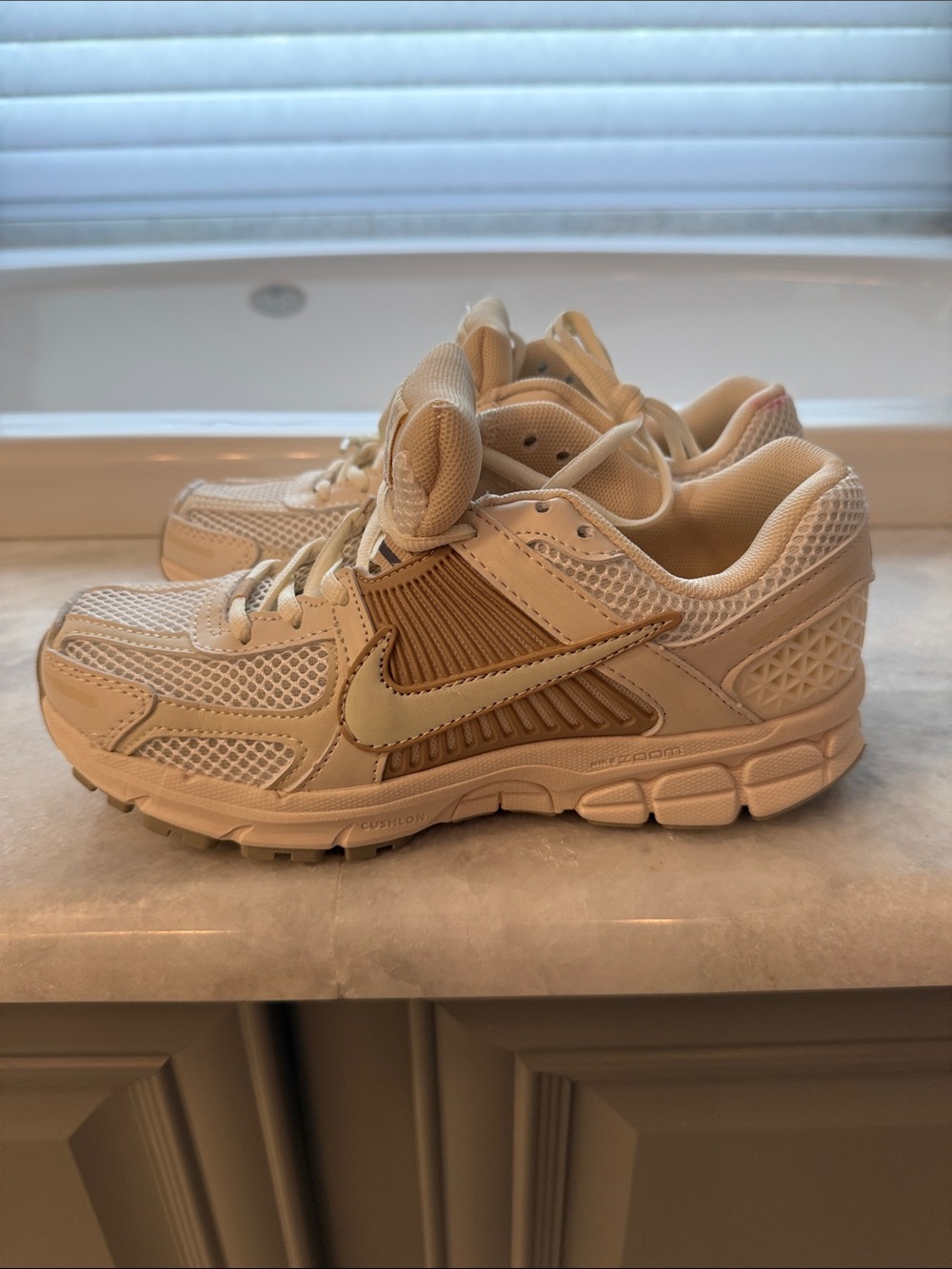 Nike Vomero 5  Cream/Tan
